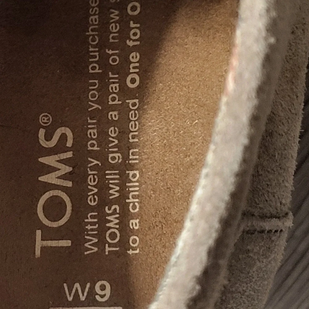 Toms women size